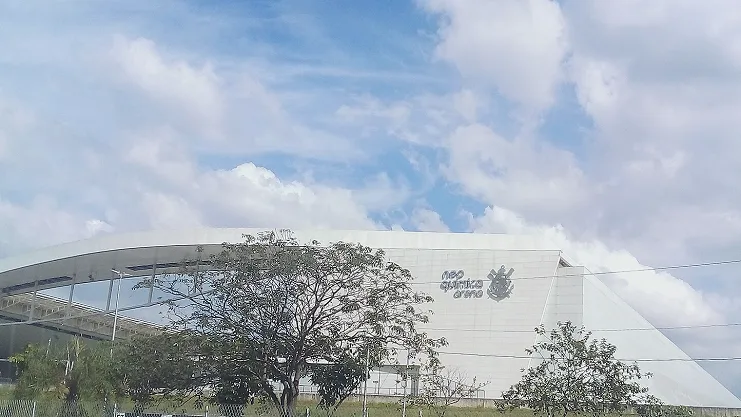 看台工作席上记录比赛事件的现场实拍(事件键位与时间戳的真实粒度)